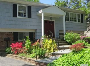 94 Lee Ave, Albertson, NY 11507