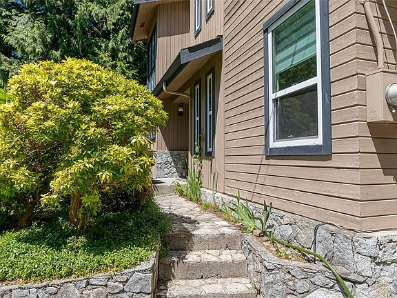4th image of 8705 Nash Pl