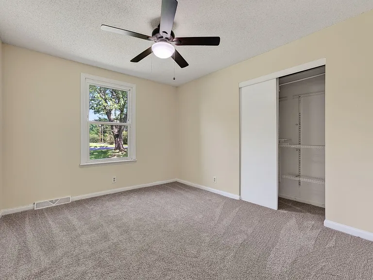 573 Waldorf Dr — Photo 19