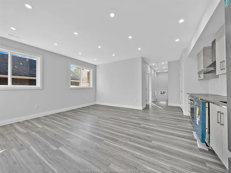 3549 Peter St #4 — Photo 12