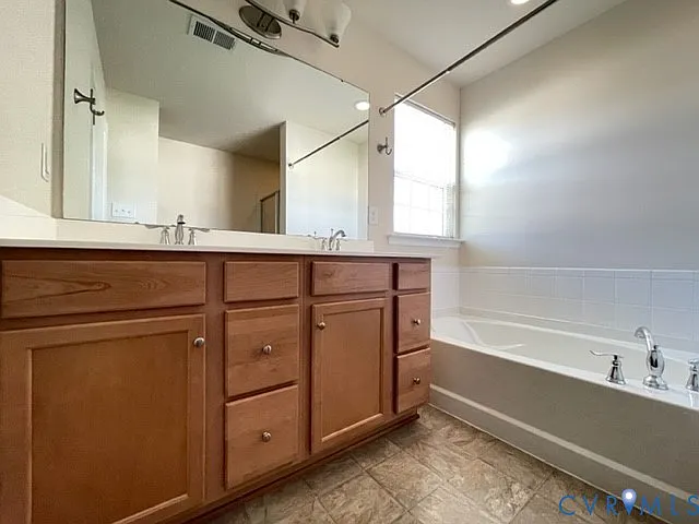 8107 Creekside Village Dr — Photo 28