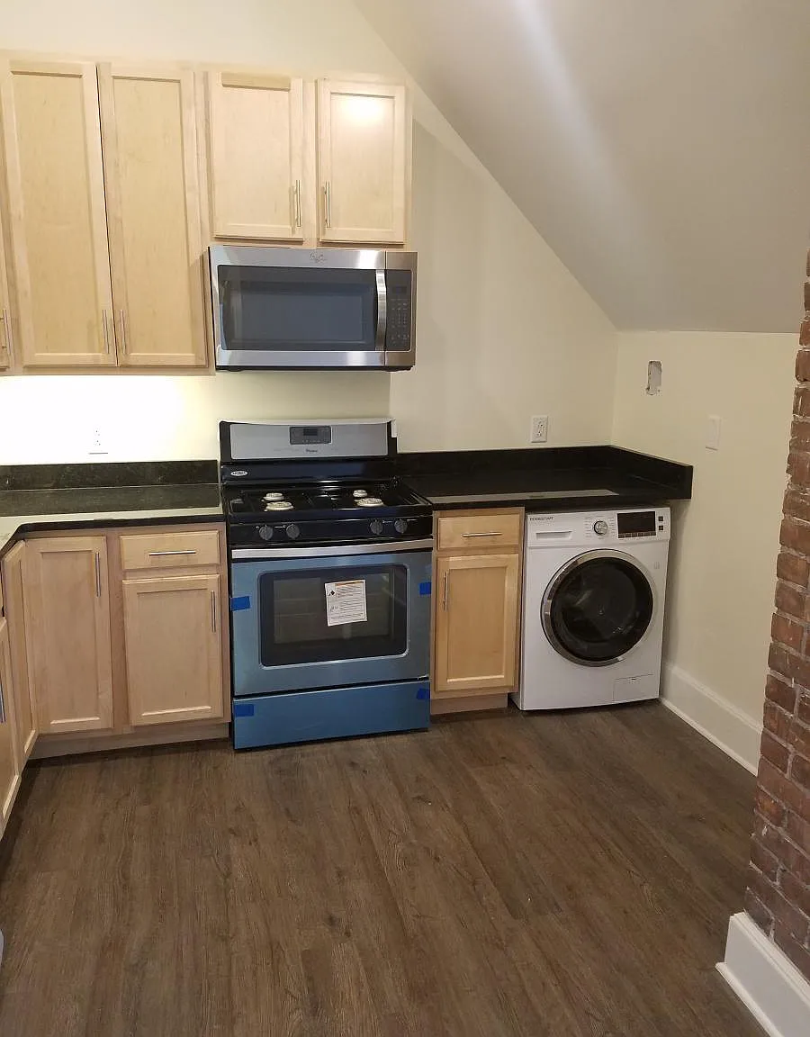 2 bed, 700 sqft, $1,500 — Photo 4