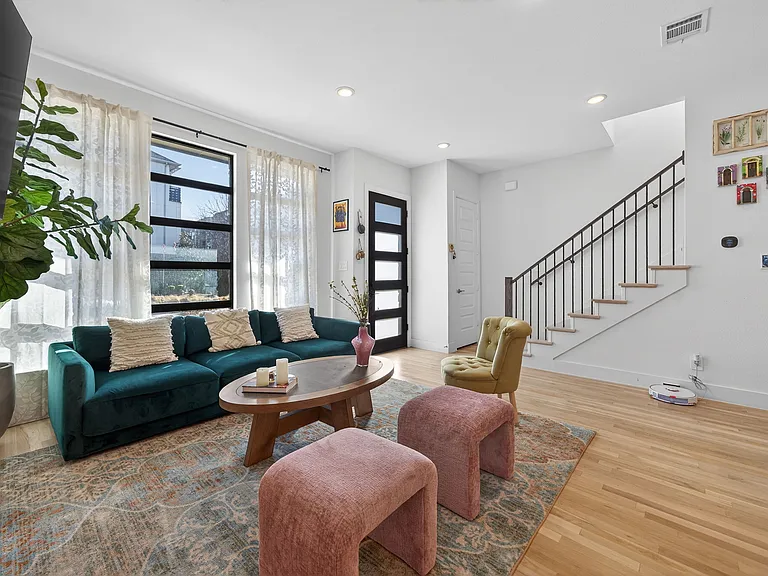 4933 Broadway Dr — Photo 42
