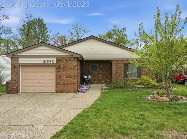 21660 Roosevelt Ave, Farmington Hills, MI 48336