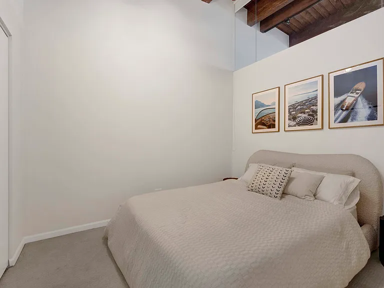 525 W Superior St #322 — Photo 20