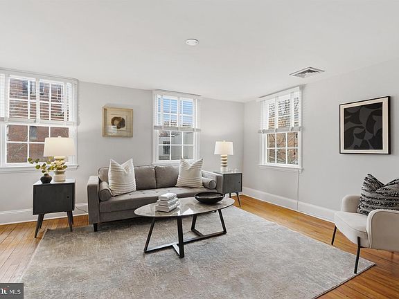 3rd image of 2719 Dumbarton St NW