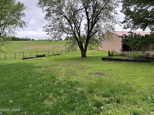 1208 S Black Cat Rd, Joplin, MO 64801