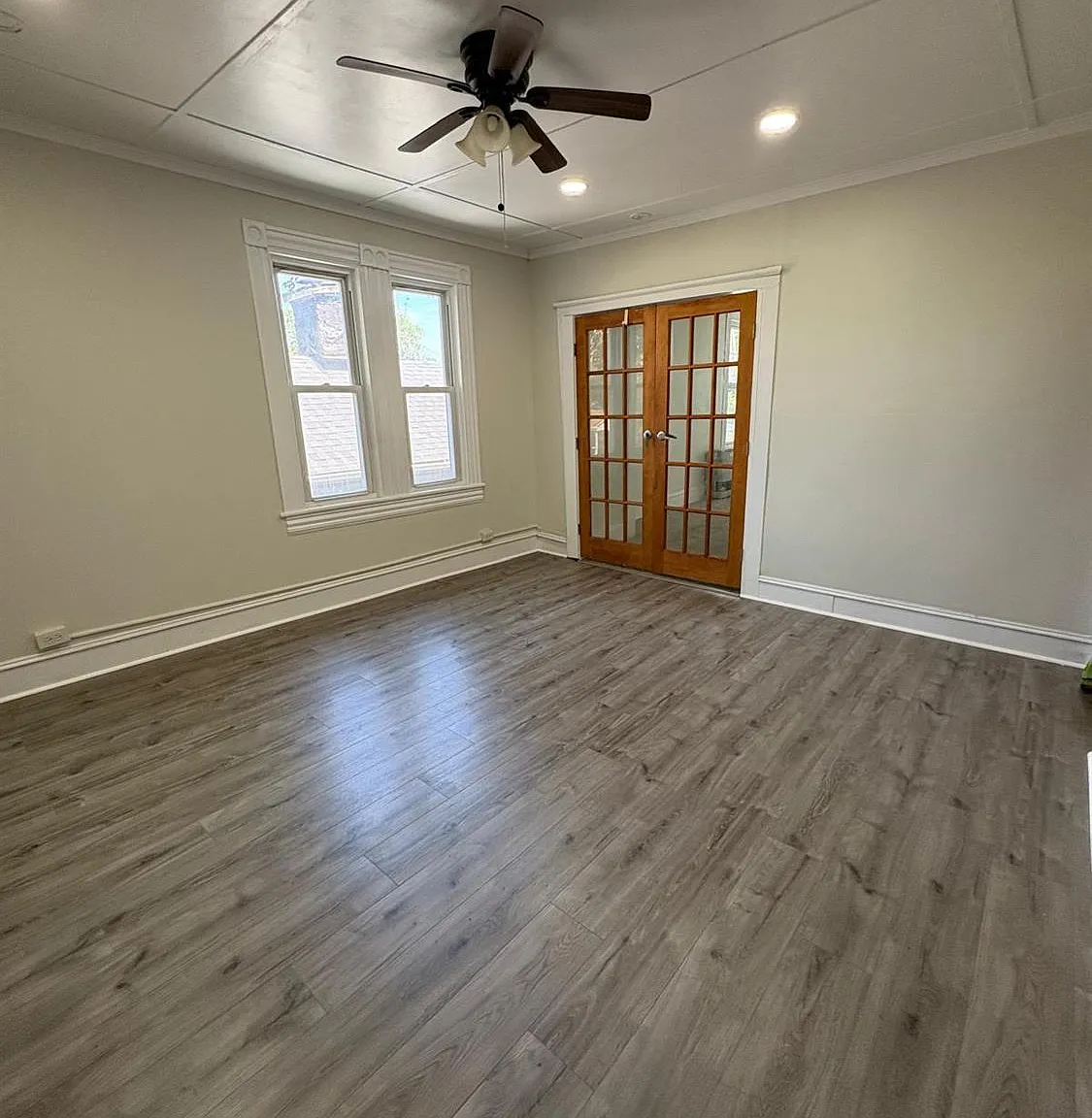 2 bed, 1.0 bath, 2250 sqft, $2,250 — Photo 2