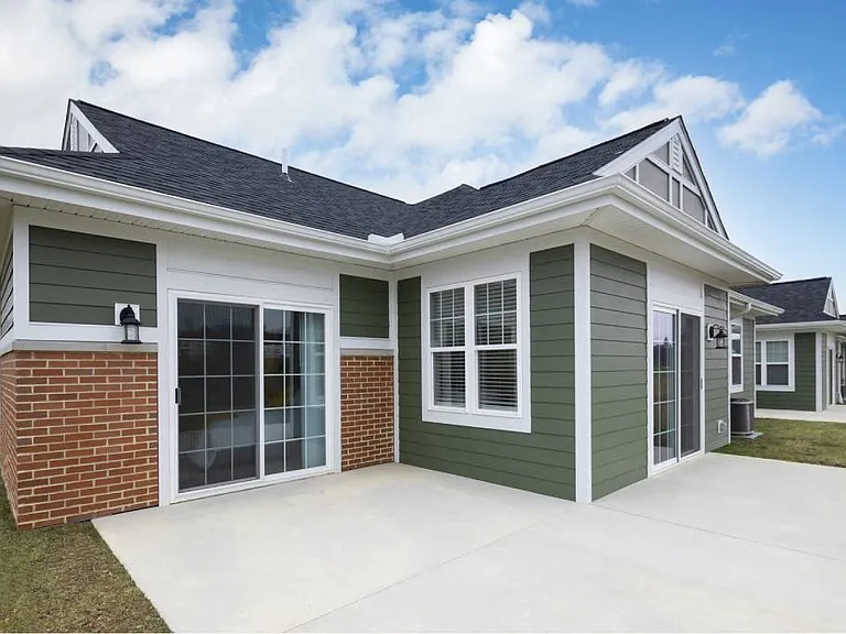 Residences at the Greens — Photo 1