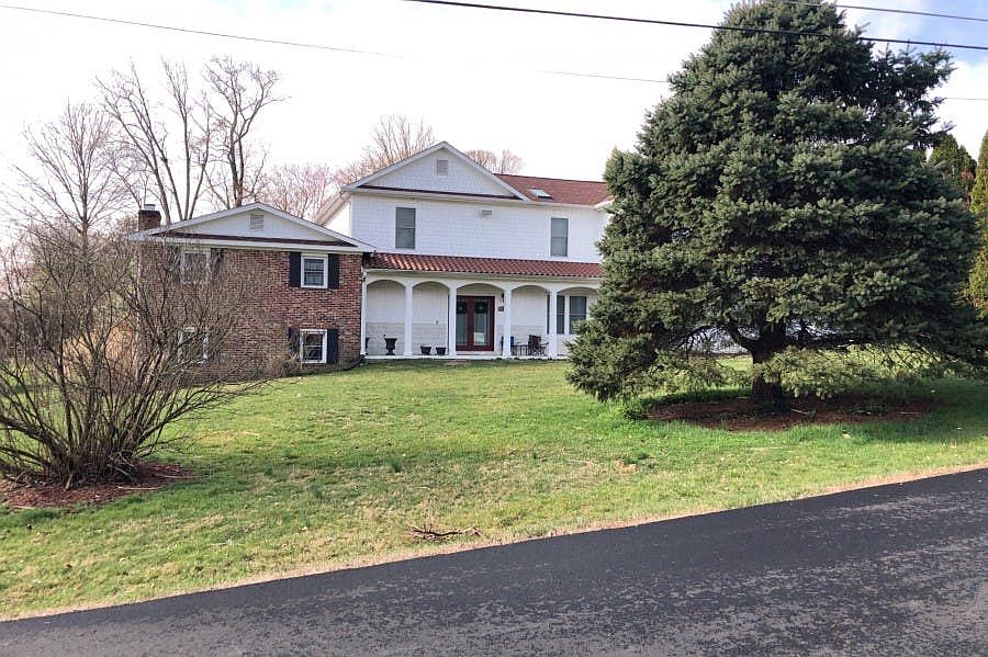 1st image of 10601 Oak Pl