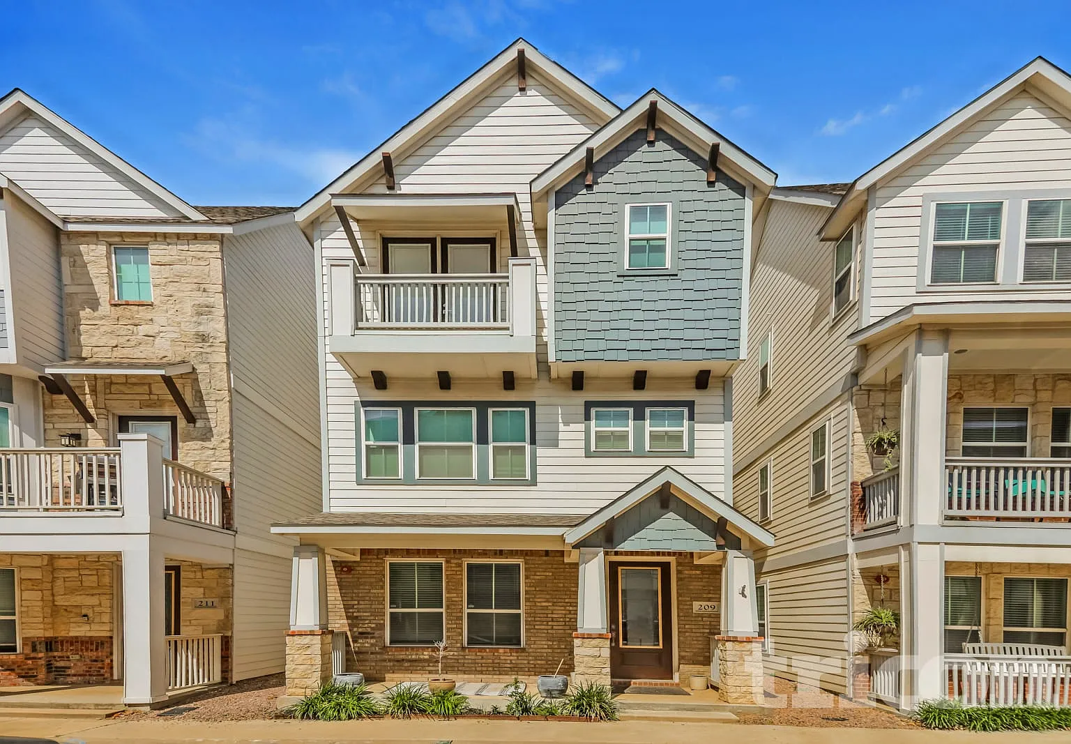 209 South Village Way Lewisville TX — Photo 1