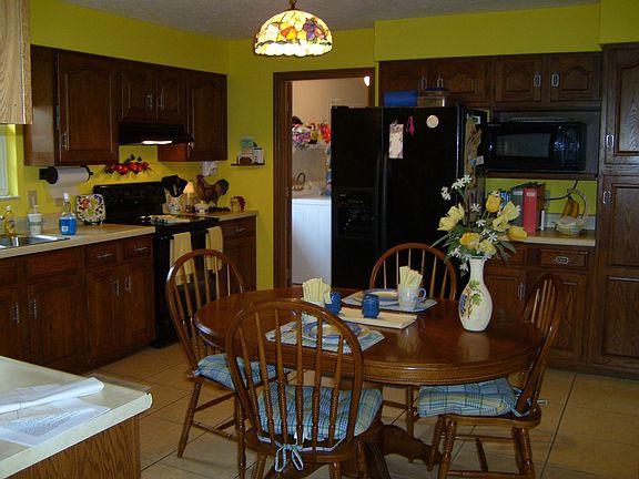 Large eat in kitchen
