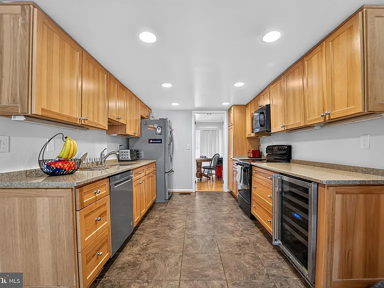 5607 Vantage Point Rd — Photo 5
