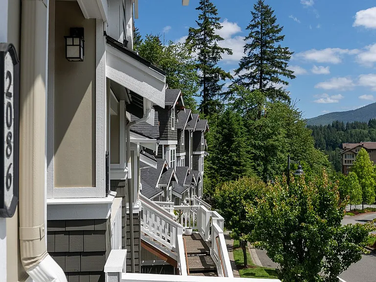 Calabria Apartments — Photo 11