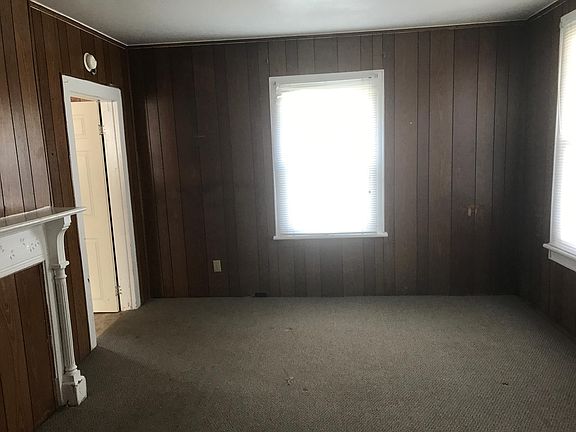 2nd image of 1910 Lasalle Ave