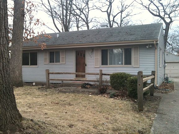 2nd image of 1209 N Twyckenham Dr