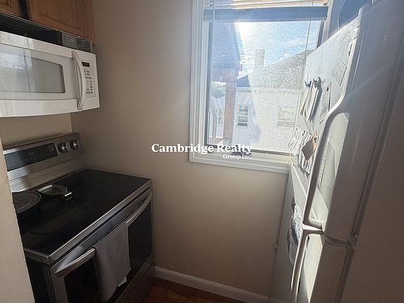 4th image of 127 Hillsdale Rd #2T