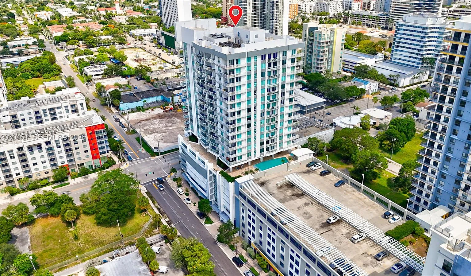 Strada 315 Condo — Photo 2