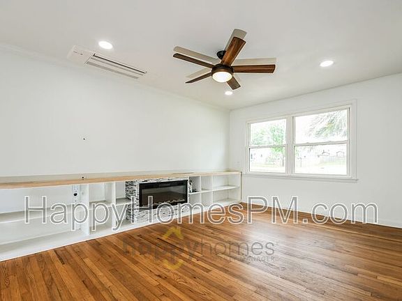 3rd image of 2373 Otranto Rd