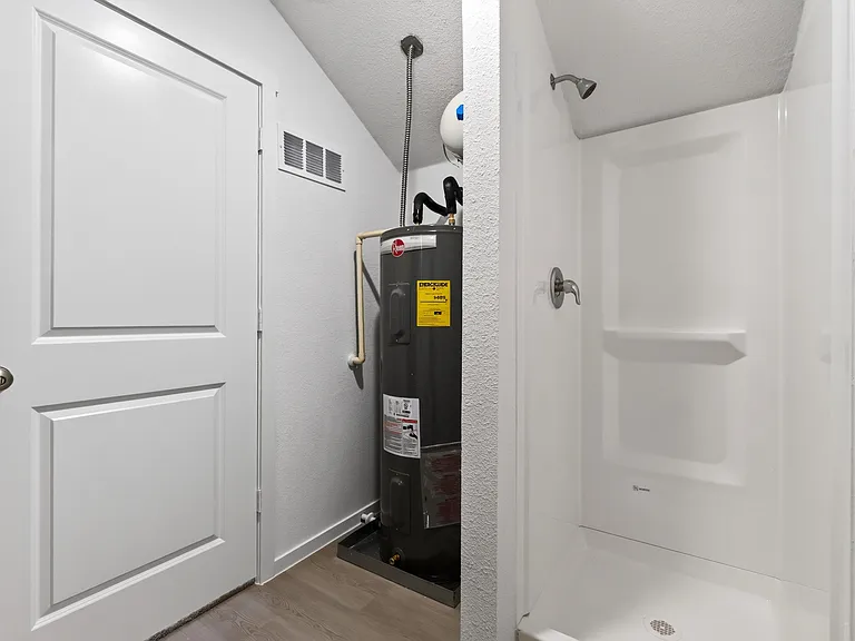 1031 Bishop Creek Dr — Photo 17