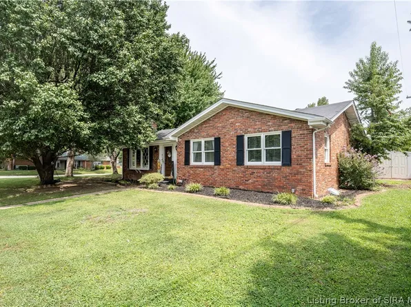 914 Longfield Drive, Clarksville, IN 47129