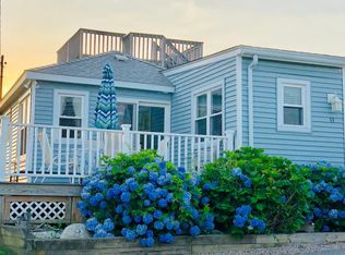11 Hoberg St, Narragansett, RI 02882