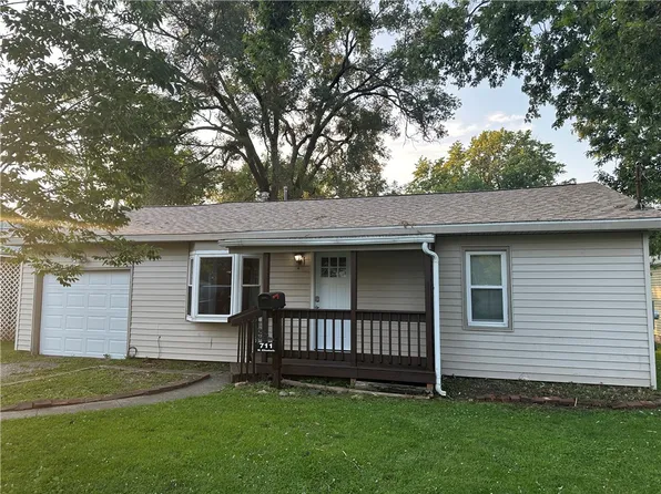 711 W Elizabeth St, Paris, IL 61944