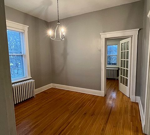 3rd image of 124 Oxford St E #2