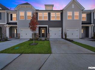 818 Kensley Grove Ln, Fuquay Varina, NC 27526