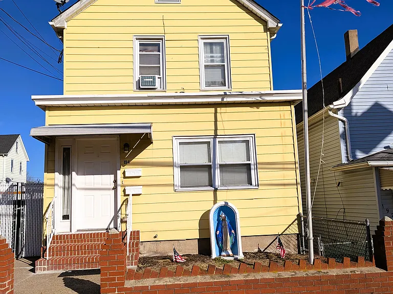 Pierre Ave — Photo 1