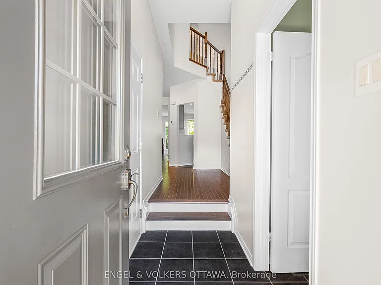 729 Nakina Way — Photo 3
