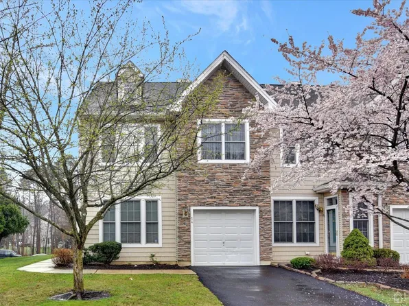 54 Osprey Dr, Old Bridge, NJ 08857