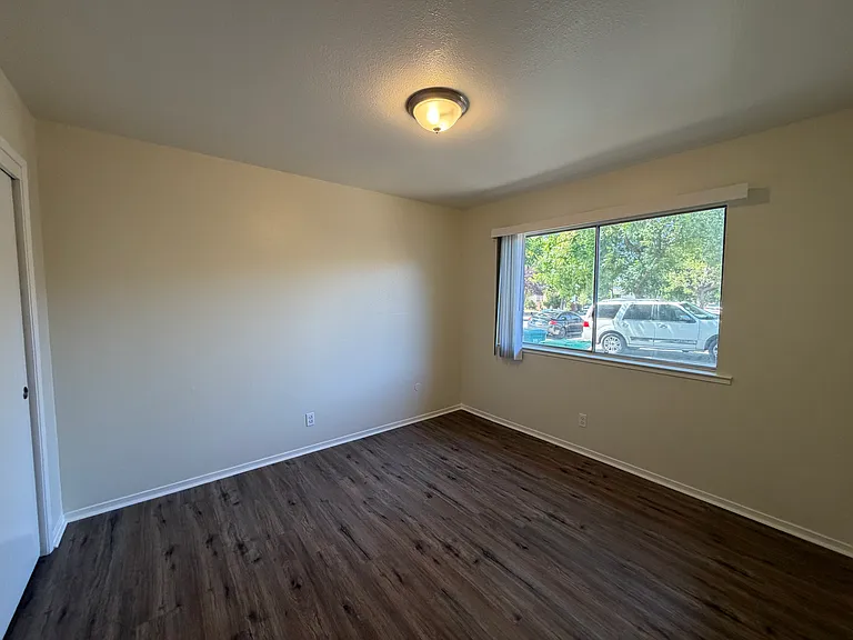 114 Erma Ave — Photo 16