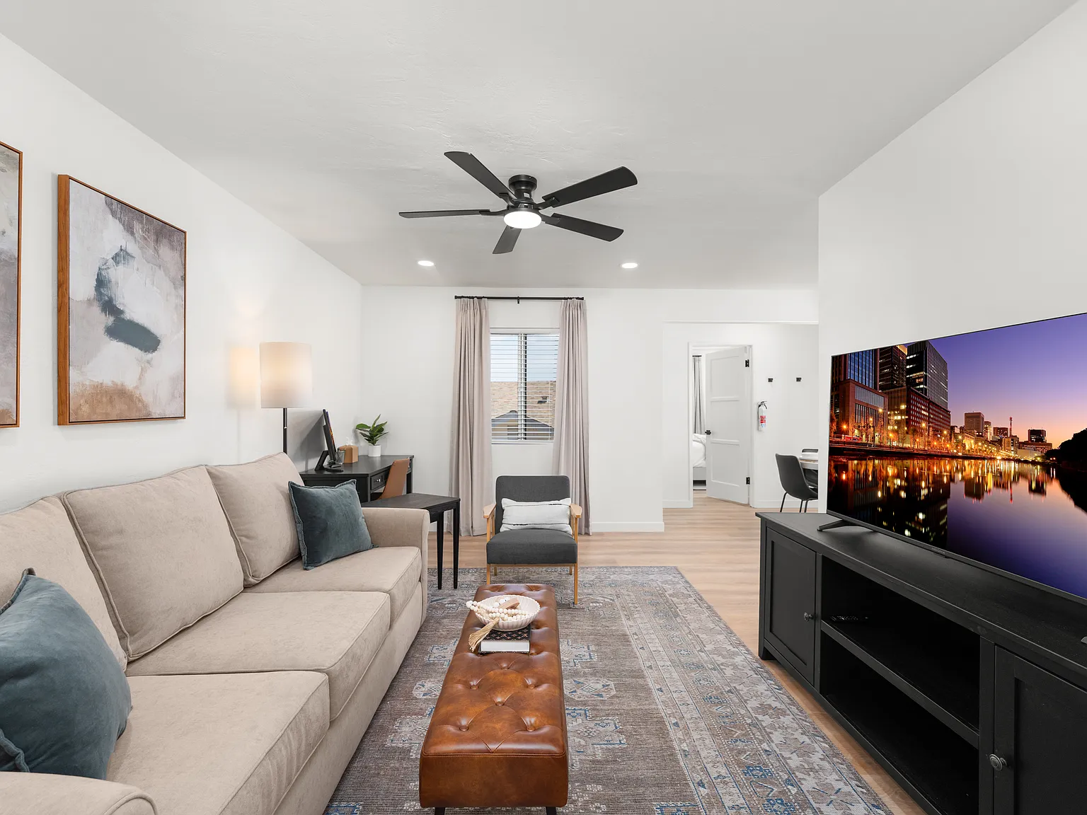2 bed, 794 sqft, $4,800 — Photo 2