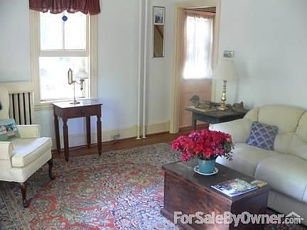 Living Room : Fine views in three directions from your sofa