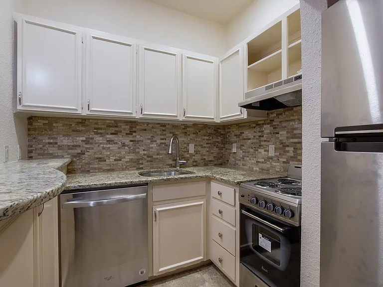 7707 Broadway St #23A — Photo 9