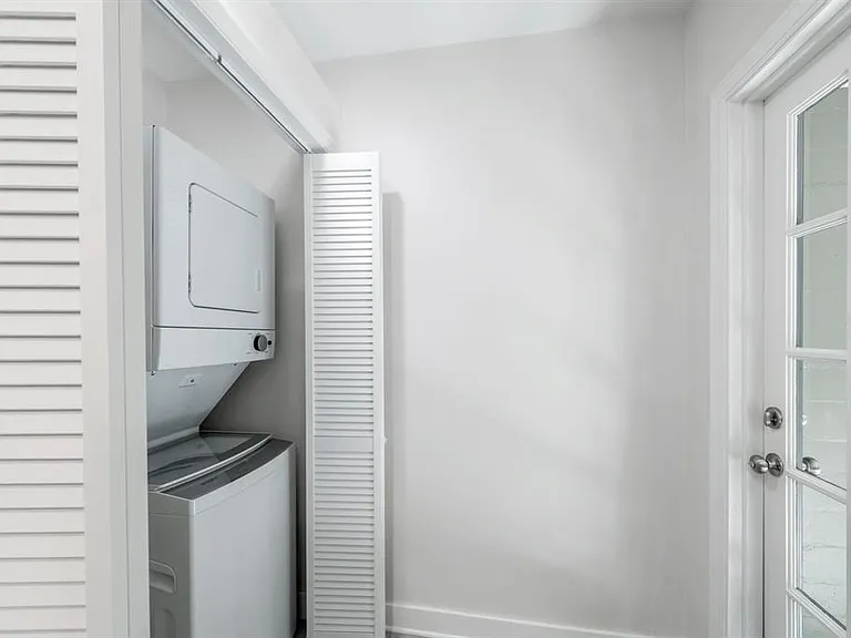 1210 N Donnelly St — Photo 18
