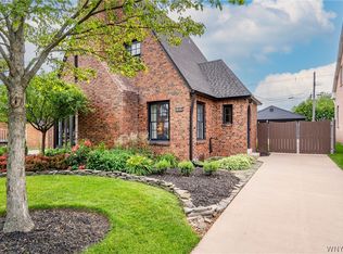 77 Lowell Rd, Buffalo, NY 14217