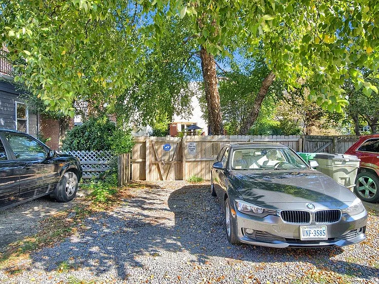 1527 Floyd Ave — Photo 42