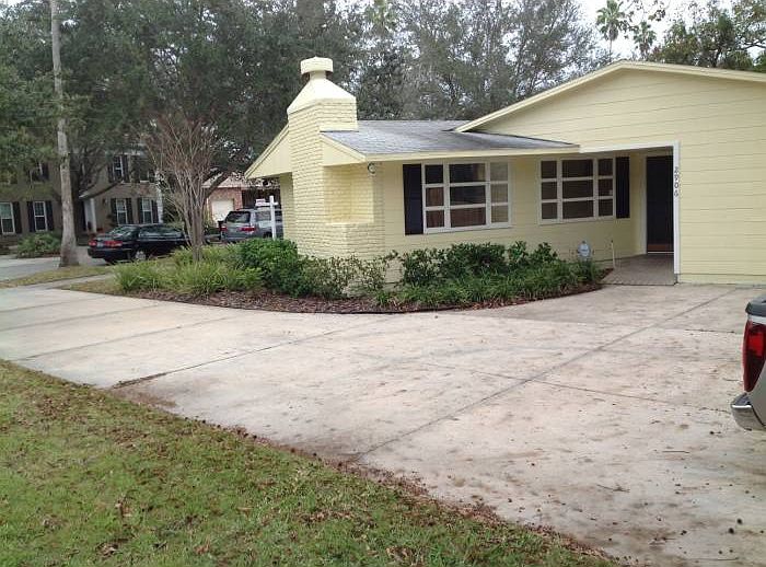 Front / driveway