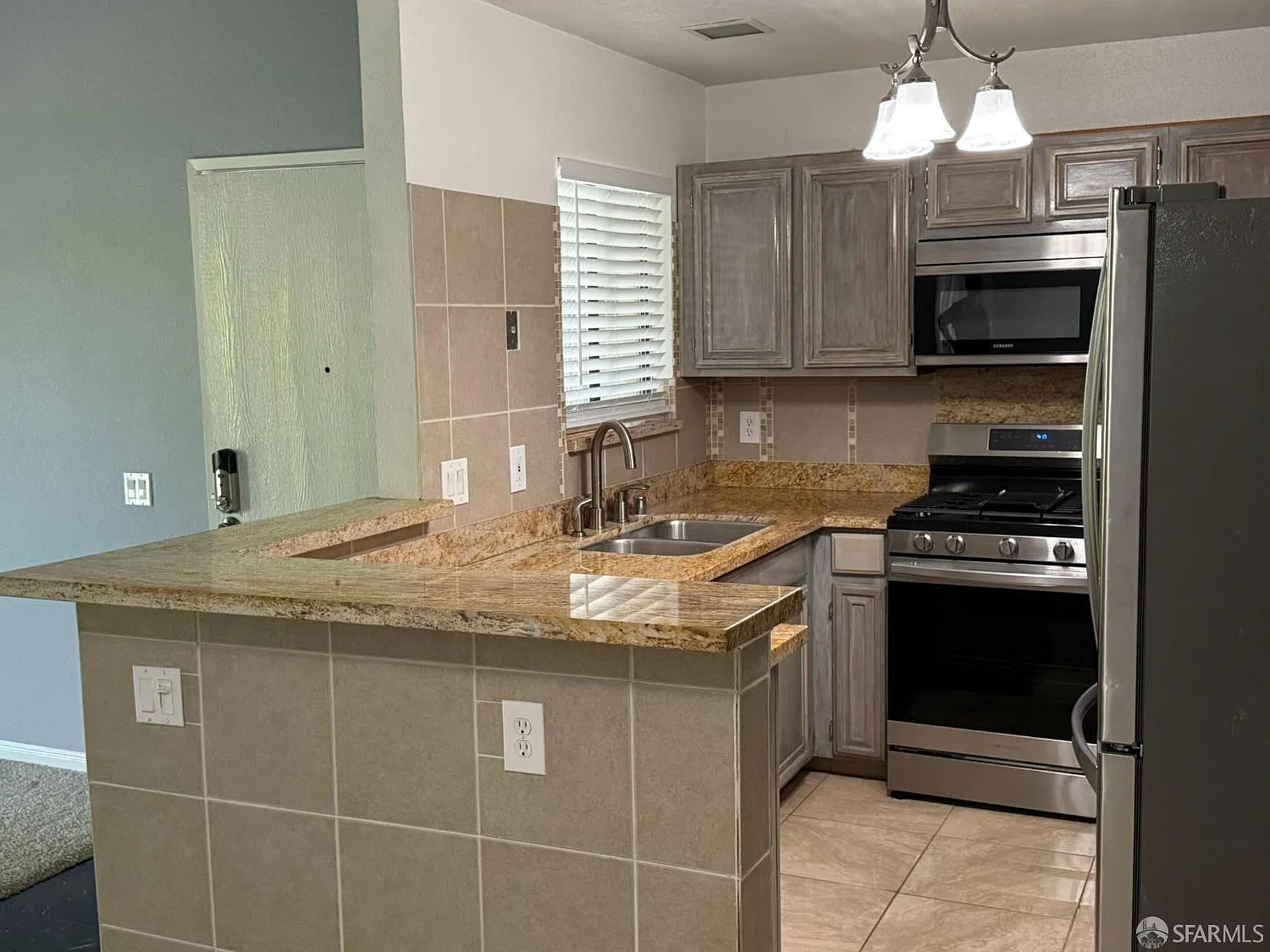 2 bed, 2.0 bath, 990 sqft, $2,850 — Photo 4
