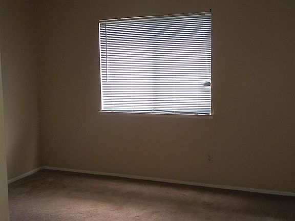 4th image of 627 Coolidge Ave