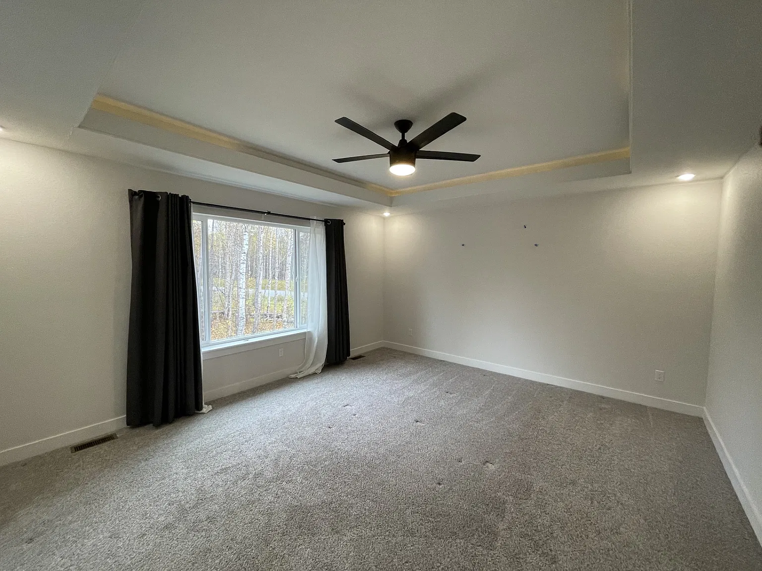 4 bed, 2880 sqft, $3,600 — Photo 3