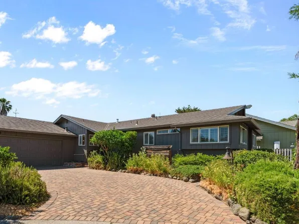 931 Bradley Court, Healdsburg, CA 95448