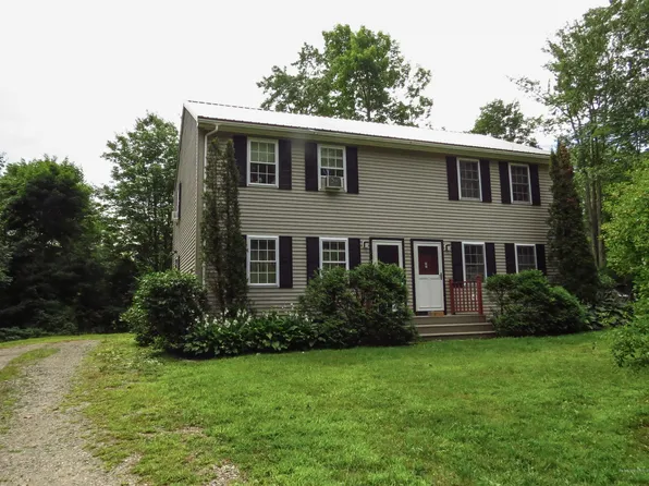 14 Durham Cir, Belfast, ME 04915