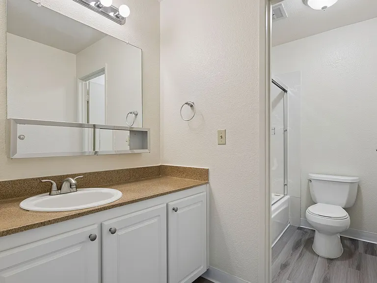 2950 Portage Bay — Photo 52