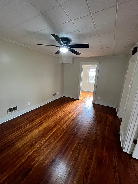 3 bed, 800 sqft, $1,300 — Photo 3