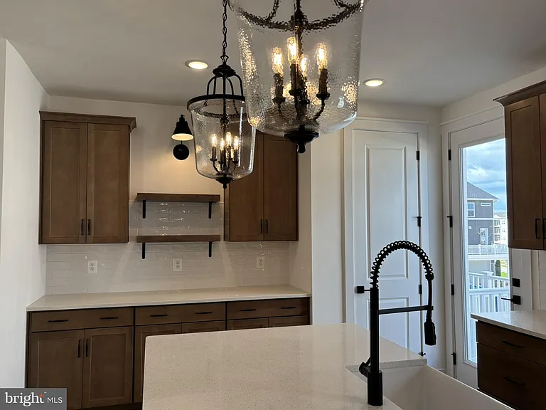 9211 Forkleaf Oak Dr — Photo 3