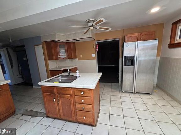 3rd image of 1753 Winslow Rd