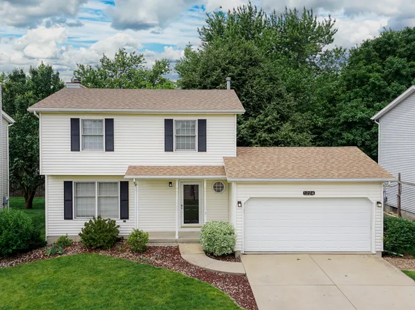 1224 Eastport Dr, Bloomington, IL 61704